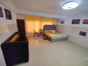 Happy Guest House & Restaurant